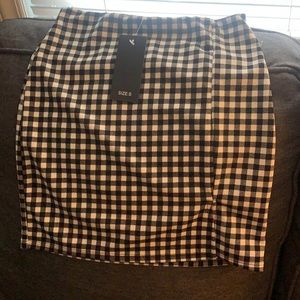 super cute tight black and white checkered skirt